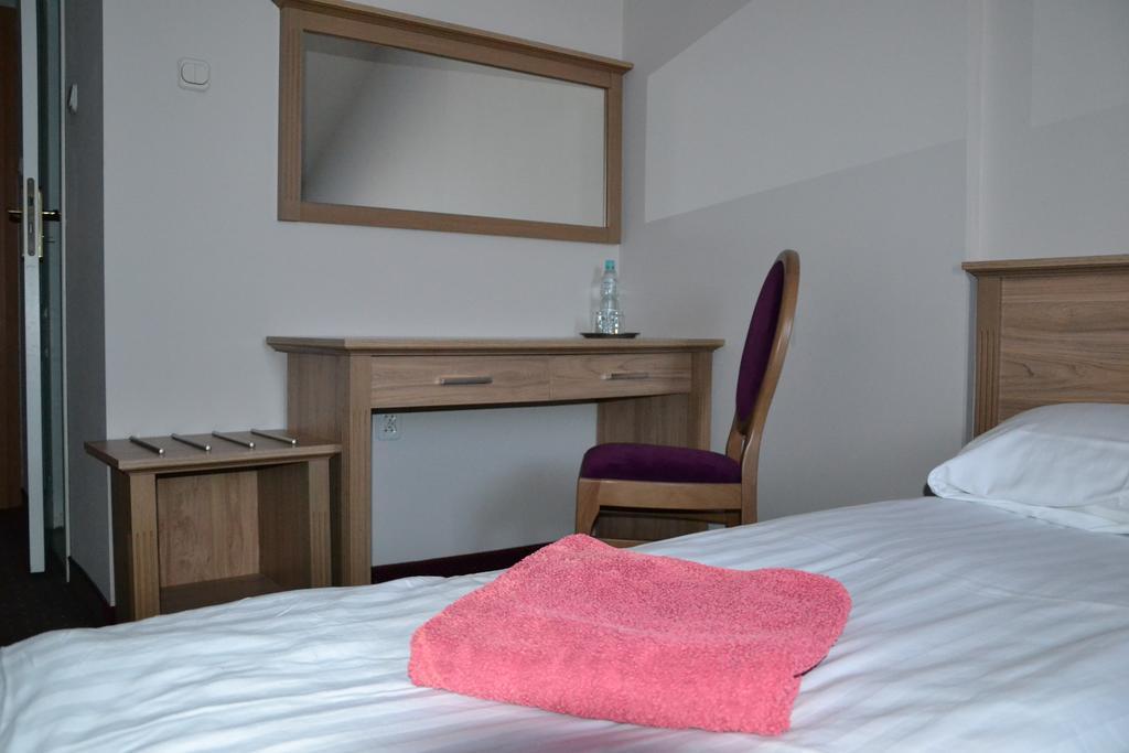 Hotel&Restauracja Złote Runo Góra Kalwaria Habitación foto